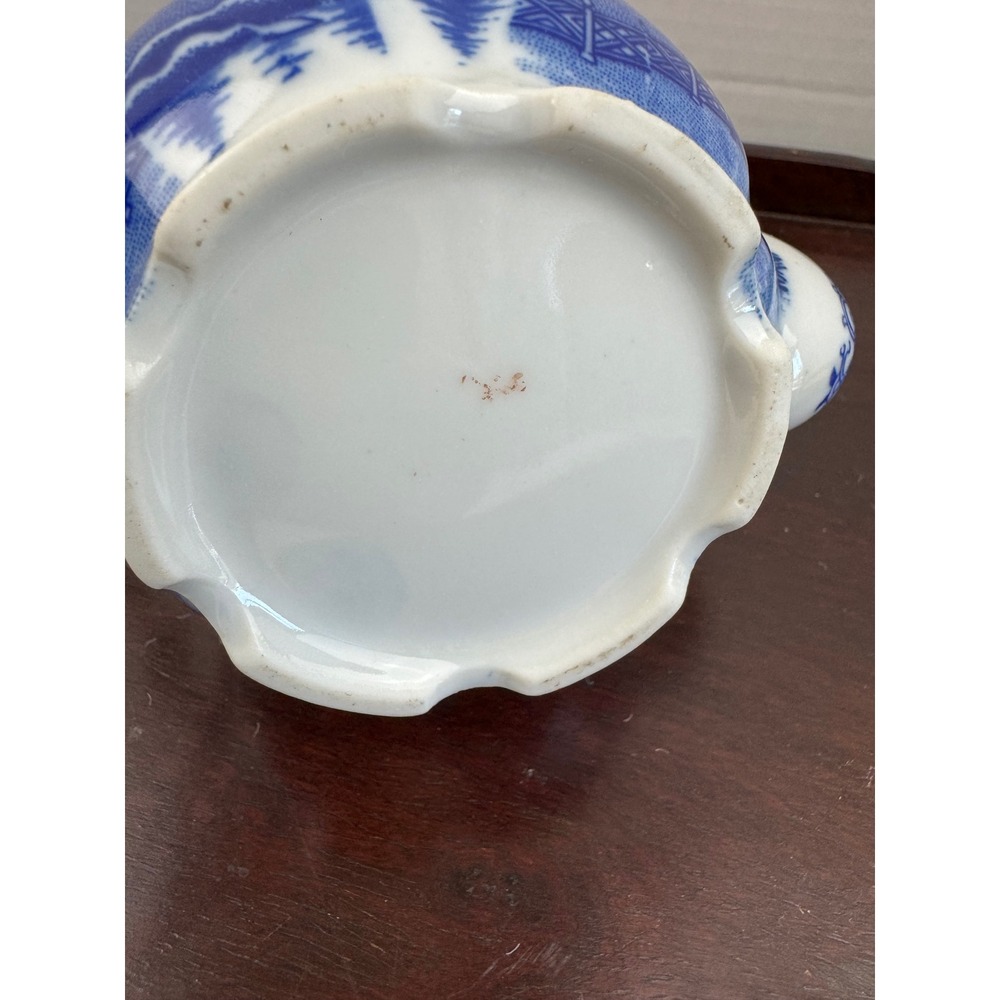 Vintage Blue Willow Transferware Teapot and Sugar Bowl Set Blue White China Flaw - Picture 9 of 16